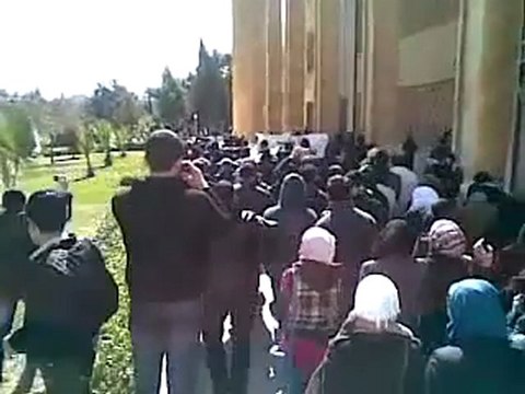 فري برس جامعة حلب مظاهرة كلية الزراعة تصل إلى كلية الصيدلة 4 3 2012