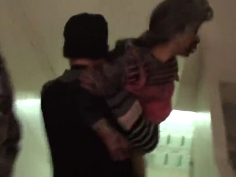 فري برس حمص الرستن طفلة انتشلت من الركام 4 3 2012 ج1