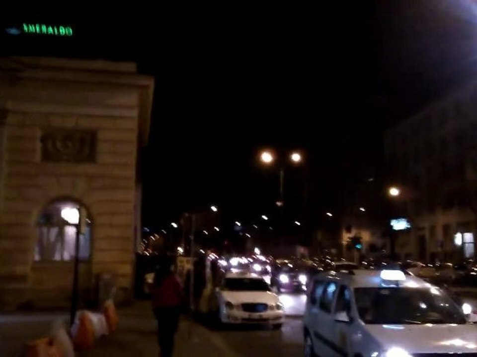 Videotest Nokia 710 (per confronto con Nokia N8 di sera)