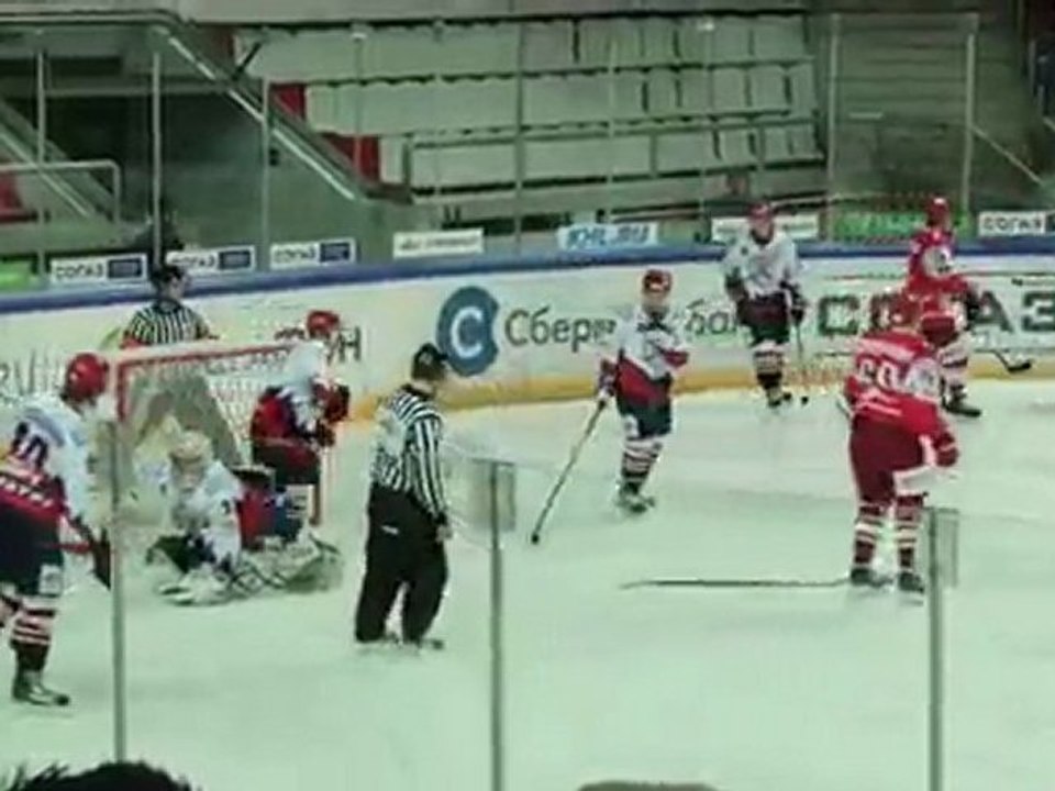 Семён Голиков делает счёт 2-0 в игре с к.Белые Тигры 04.03.12.