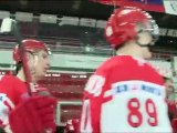 МХК Спартак празднует выход в плей офф 2012