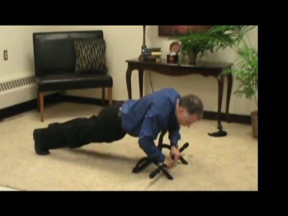 Pullups with the "Multi-Training Door Gym"-Cool!