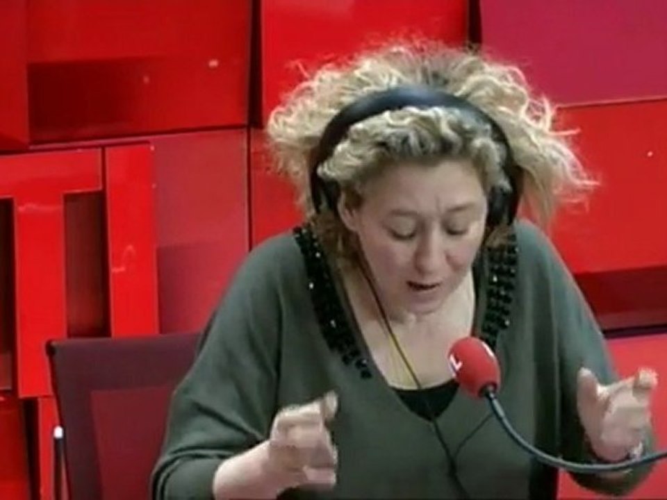 "Les Carnets d'Alba" : Hollande choqué par les salaires des footballeurs