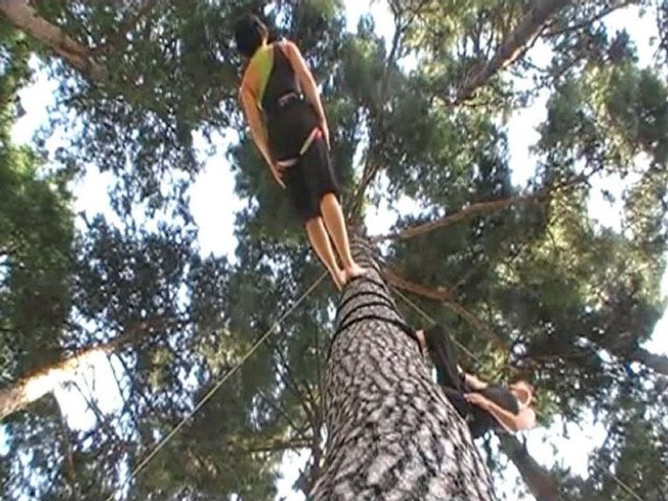 Cie Haut de Là, Hors sol Goyang lake Park festival part 1