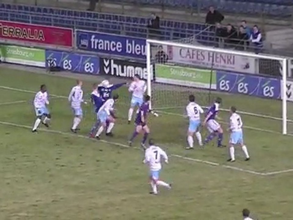 Grand Format de RC Strasbourg - Thaon-les-Vosges 0-0 (CFA2, 2011-2012)