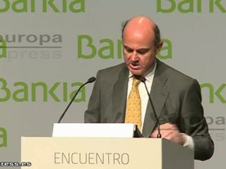 De Guindos: "Existe luz al final del túnel"