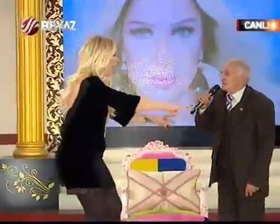 Seda Sayan canlı yayında konuğunu dövdü