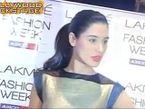 Malaika Arora Khan & Amrita turn SHOWSTOPPERS at LFW 2012