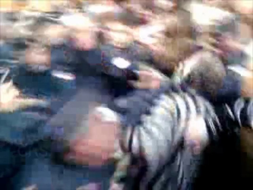 Visite de Nicolas Sarkozy à BAYONNE  >>>  une conspiration d' indépendantistes et de PS, ou bien un 'NON!!!' populaire?