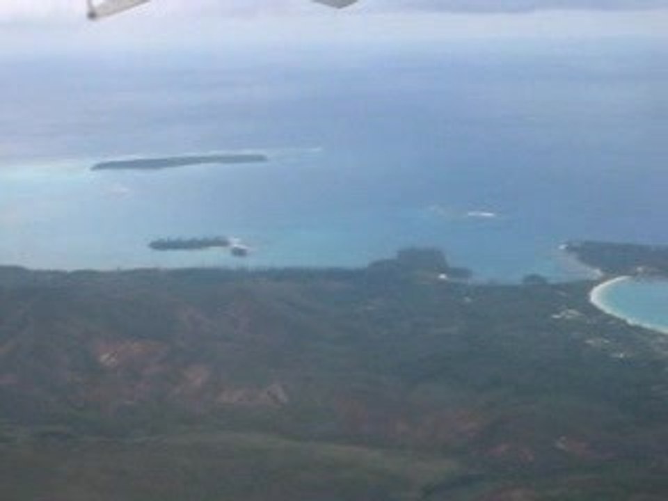 vue d'avion de l'ile des pins