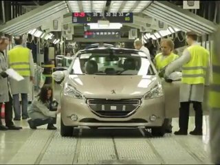 Fabrication de la Peugeot 208 à Poissy ( www.feline.cc )