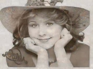 Nilüfer  "DÖNSEN BİLE"