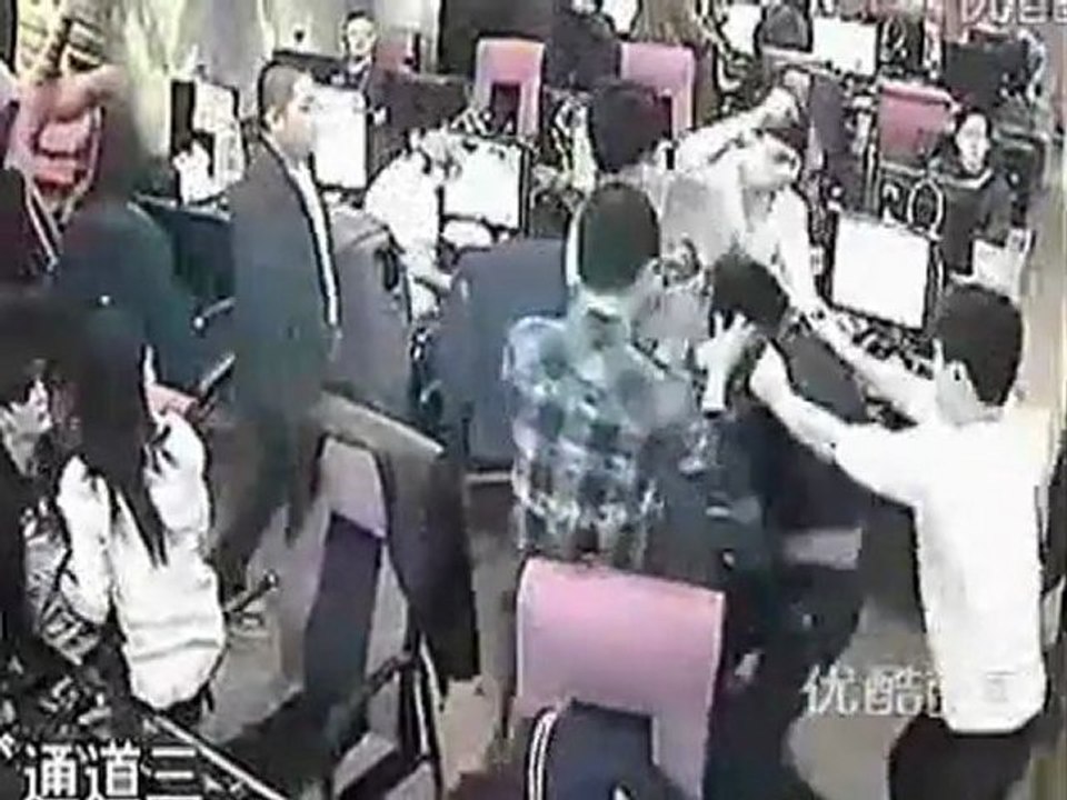 Voleurs d'iPhone tabassés dans un cyber-café