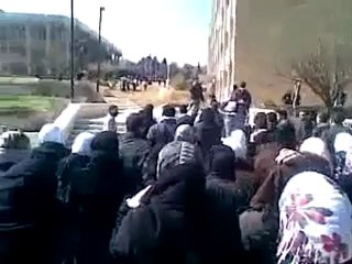 Скачать видео: فري برس حلب جامعة مظاهره كلية الزراعه  5 3 2012   ج1