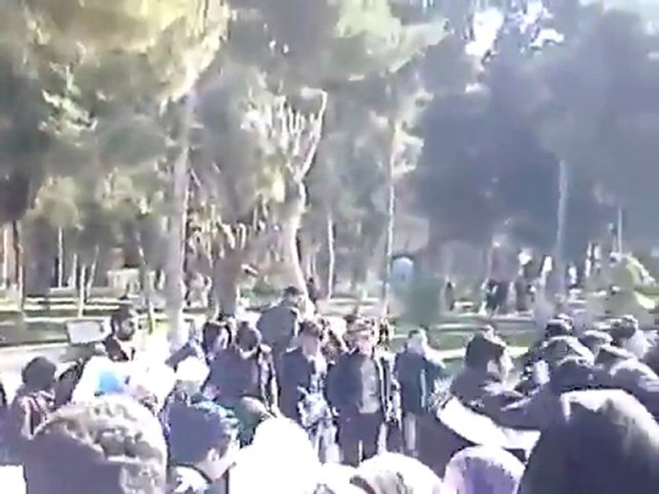 فري برس حلب الجامعة  كلية الكهرباء  الشعب يريد إعدام   5 3 2012   جـ7