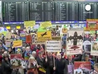 Protesters bang the drum against airport noise