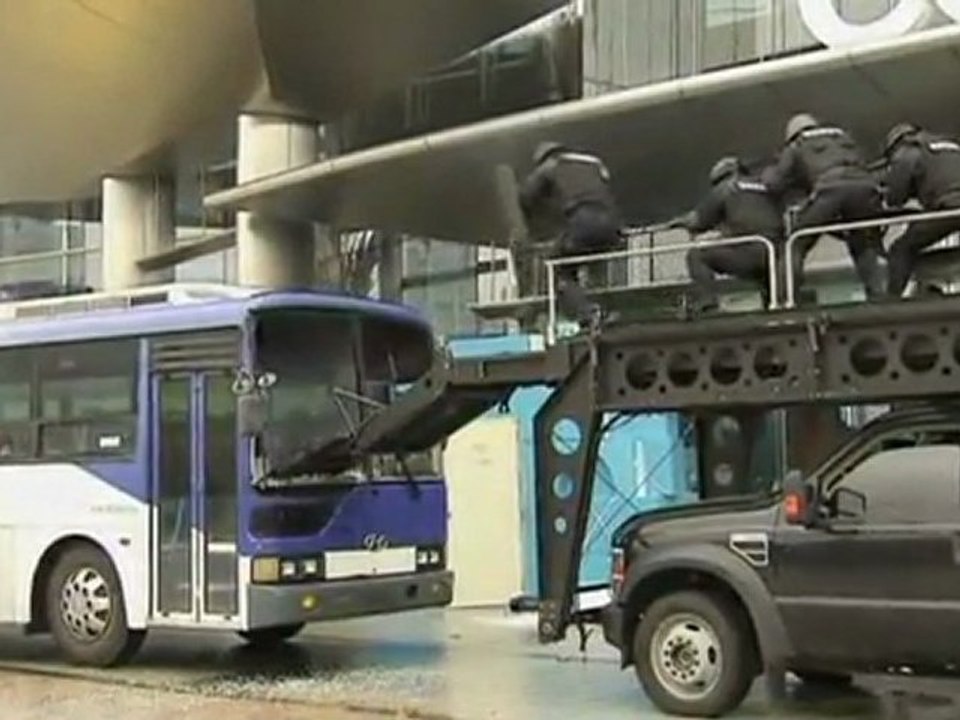 Seoul stages dramatic security drill