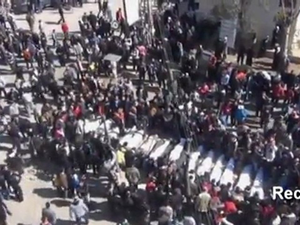 Violence continues in Homs, Deraa