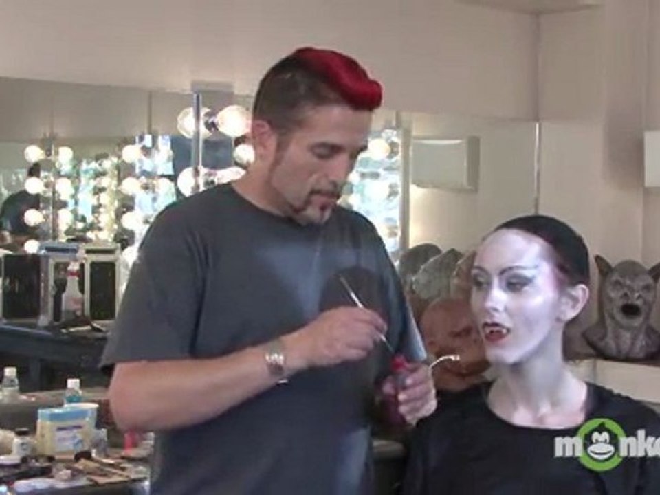 How to Do Vampire Makeup