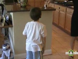 Understanding Autism: Causes & Early Signs 🤔