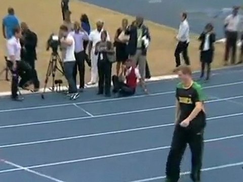 Prince Harry bolts past Usain