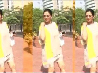 Sridevi FLAUNTS her SEXY legs!