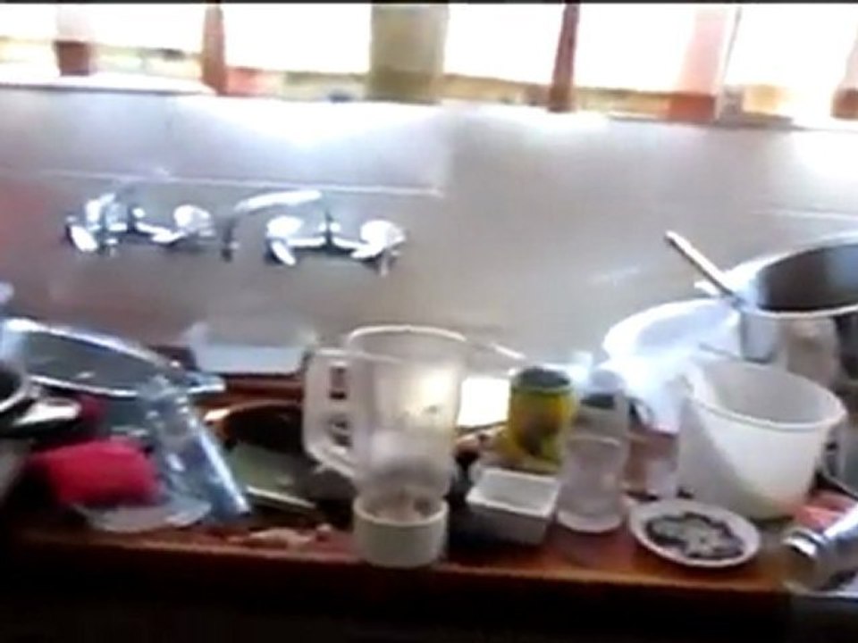 فري برس حمص حي الإنشاءات  دمار و خراب  6 3 2012 ج2