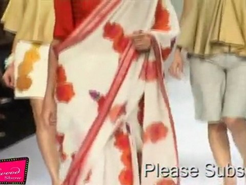 Busty Babes On Ramp Looks Vri Sexy In White Dress@Lakme Fashion Week