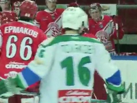 МХК Спартак забрасывает четыре шайбы в ворота Толпара 06.03.12.