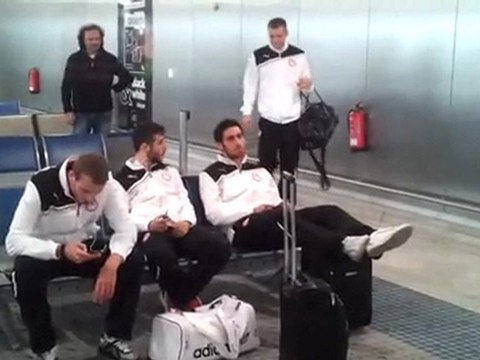 Οι παίκτες του Ολυμπιακού πριν την πτήση για Χάρκοβο