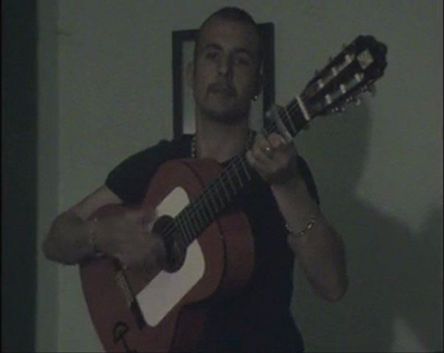 JE CHANTE UNE CHANSON DU GROUPE "GIPSY LOVERS" ET UNE DU GROUPE "SOY"