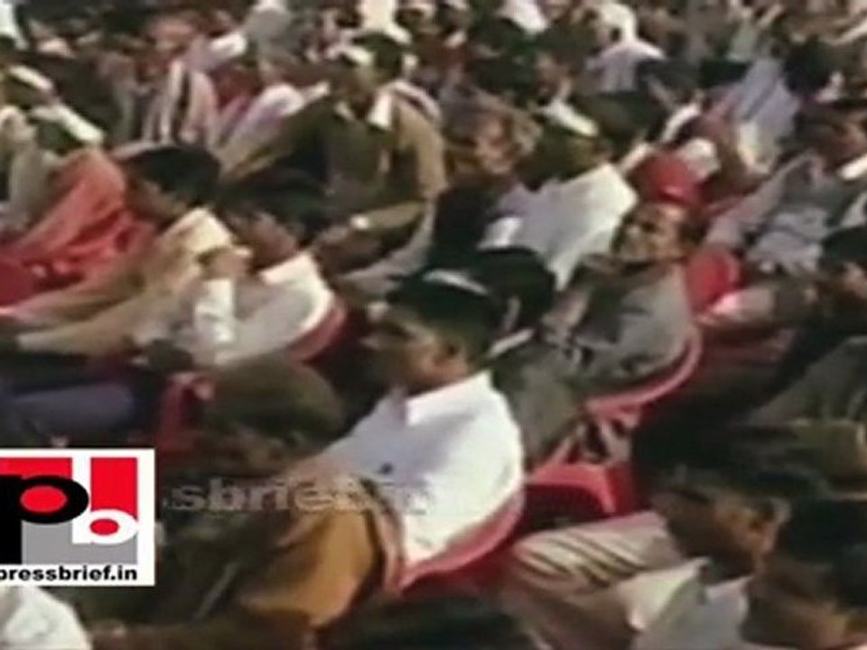 Rahul Gandhi in Kanpur: Mayawati looted the funds sent under Bundelkhand package