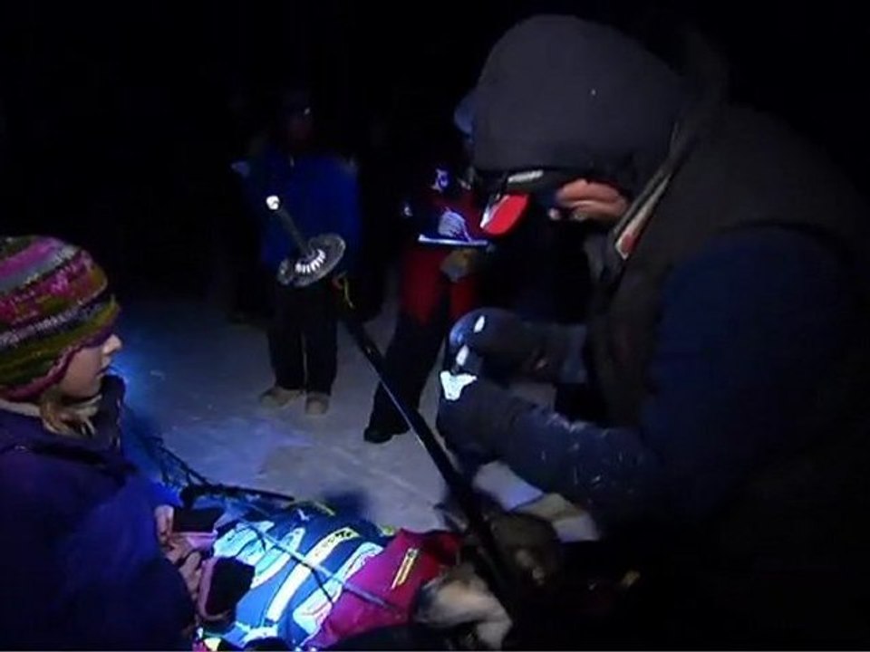 Iditarod 2012-Lance-Mackey-Takes-24hr-Rest-in-McGrath-Forum Chiens de traineau