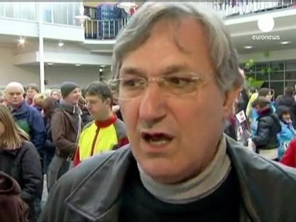 German public sector strikes enter third day