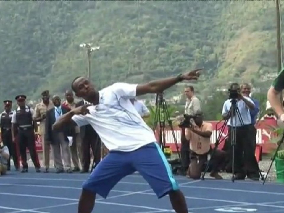 Jamaïque: le prince Harry pique un sprint devant Usain Bolt