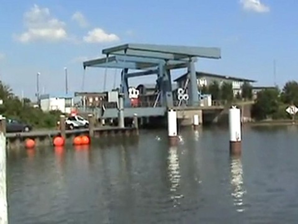 Dispolok ER20 mit NOB Zug beim Hafen Husum nach Sylt