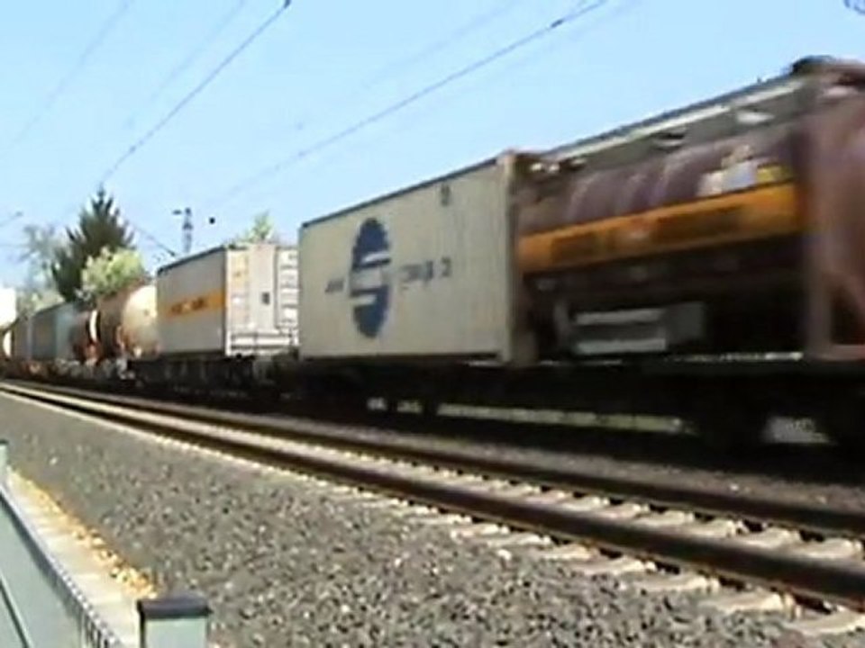 BR155 mit Intermodalzug durchquert Bonn Richtung Köln