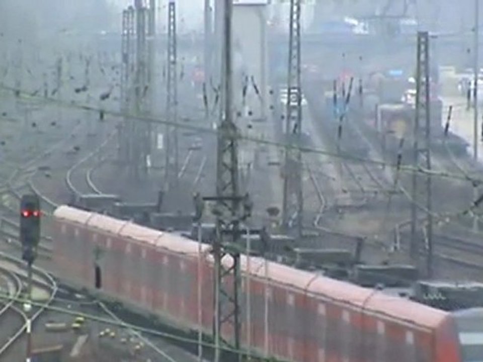 BR644, BR146 und BR460 Desiro Richtung Hbf Köln beim Umschlagbahnhof Eifeltor