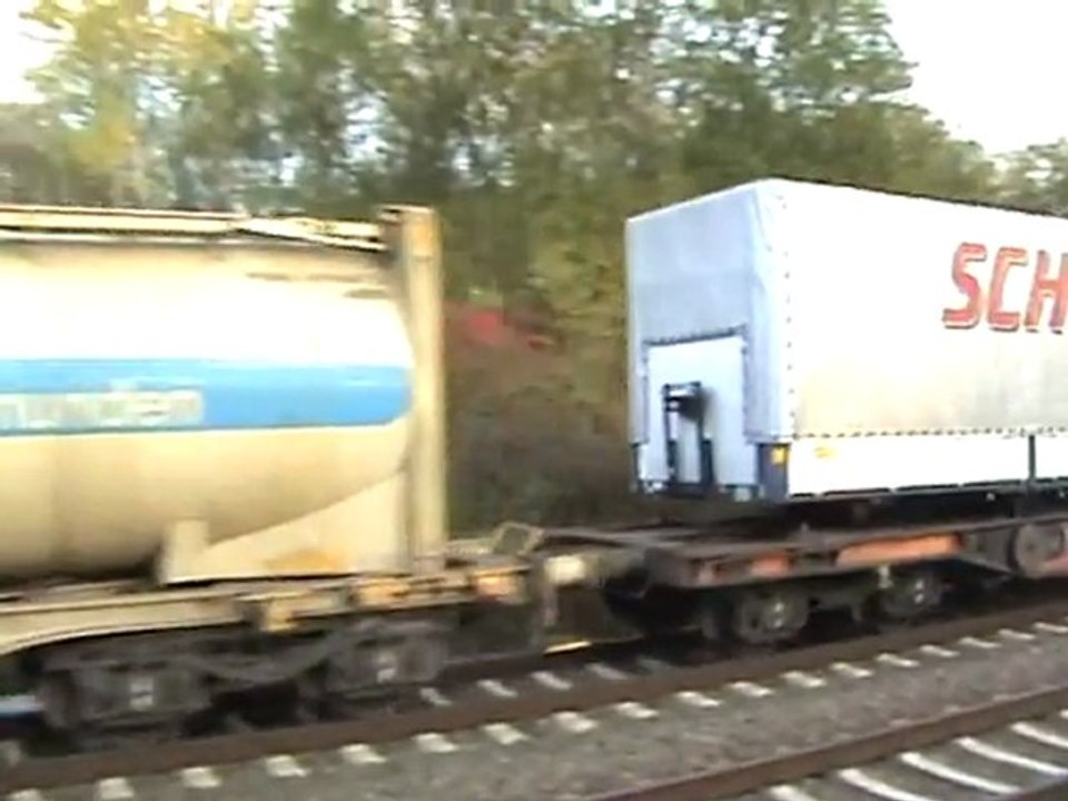 Bei Rheinbreitbach BR185 Rail4Chem, BR182 Taurus Railion, BR203 Lokzug, E 189 Dispolok und BR425