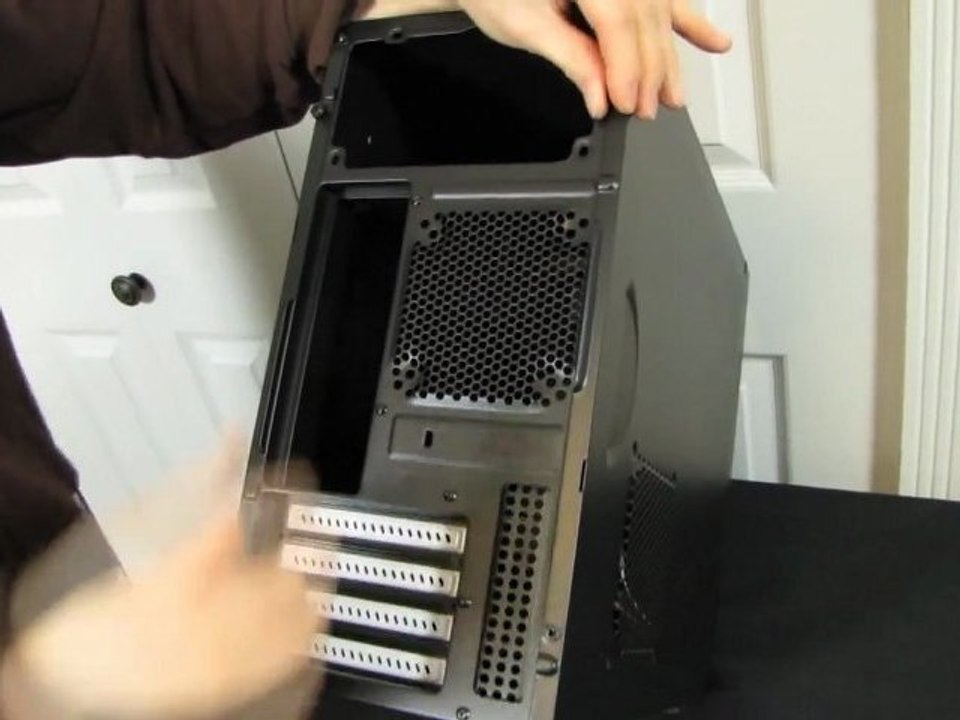 Fractal Design Core 1000 mATX Compact Computer Case Unboxing & First Look Linus Tech Tips