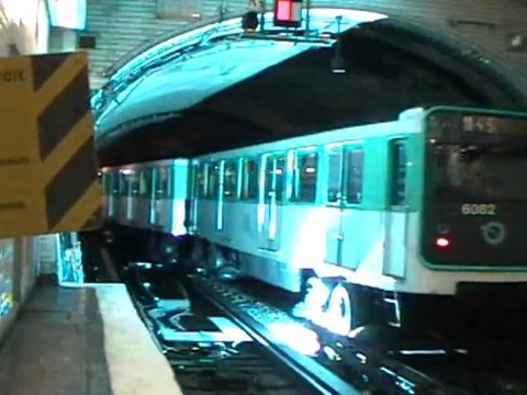 MP59 : Manoeuvre à la station Mairie des Lilas sur la ligne 11 du métro parisien