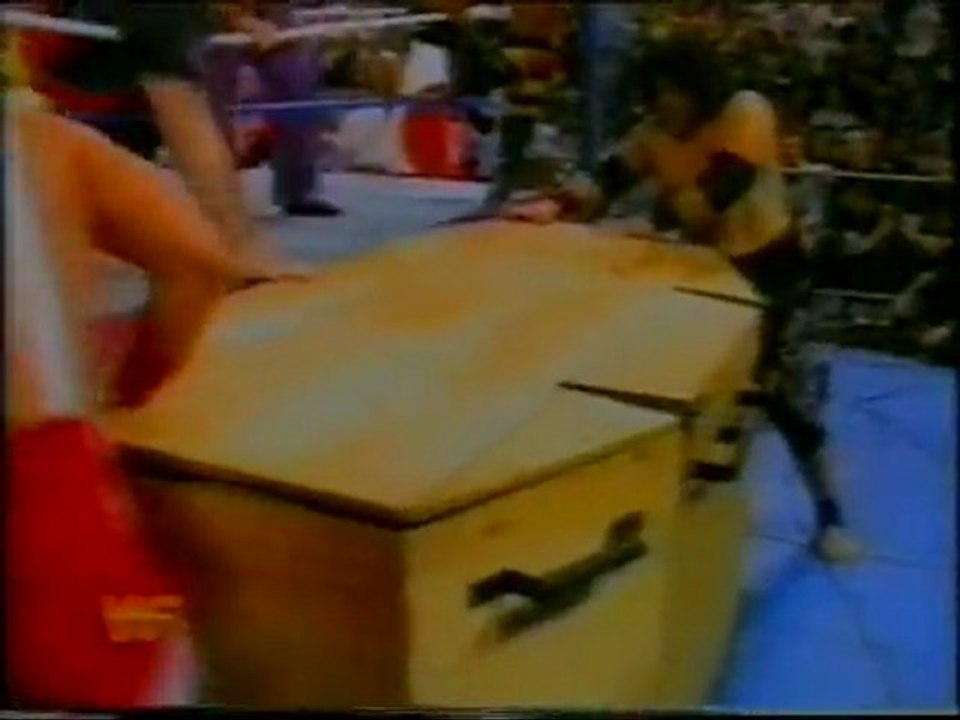 Undertaker vs Yokozuna (rumble 94) (commento di Dan Peterson) parte 2 di 3