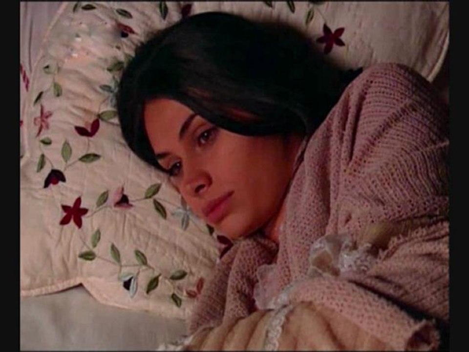 Mine  KOŞAN    "ONA SÖYLEMEYİN O HİÇ BİLMESİN"