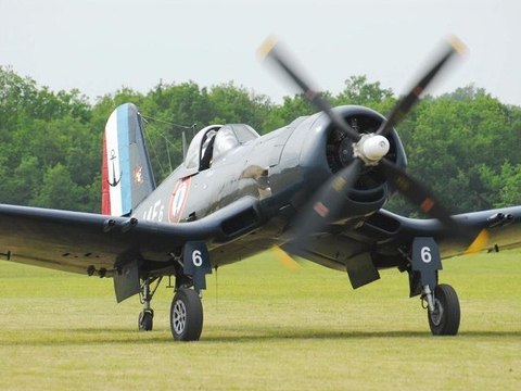 Corsair F4u1/7 en 8 Photos Full HD LFTA 2012 Chance-Vought Full HD Meeting aérien La ferté-Alais