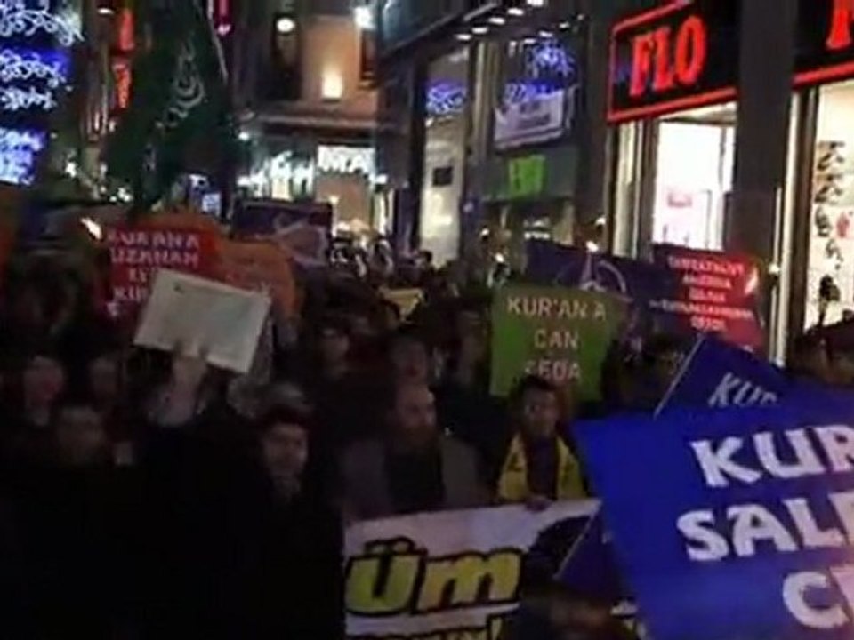 Taksim'de Kuran'a Saygı Mitingi