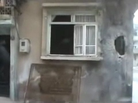 فري برس حمص جب الجندلي اثار القصف العنيف من الدبابات 7 3 2012 ج3