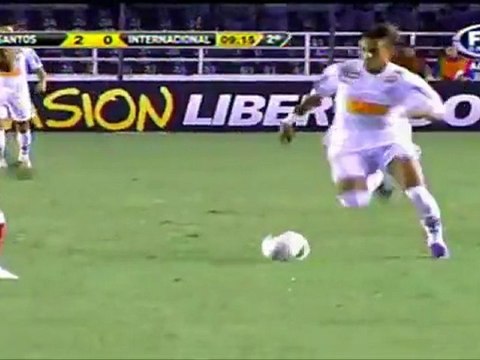 Neymar splendide but en solo ! (Nominé Prix Puskas 2012)