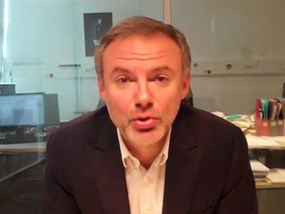 Selon Eric Brunet, si Nicolas Sarkozy arrêtait la politique, ce serait un gâchis pour la France.