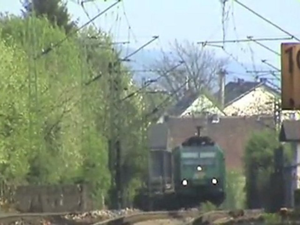 R4C BR185, Railion BR185, BR110, 2x BR143 zwischen Erpel und Unkel