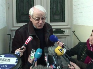 Le père de Florence Cassez veut "rester très prudent"